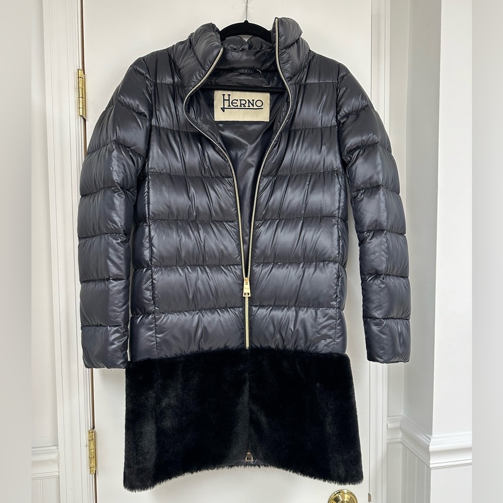 Women’s Herno Jacket. Size 40. Black. Barely worn. Good condition. Faux Fur